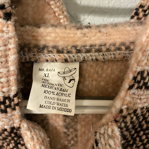 Beach pullover - Picture 3 of 3